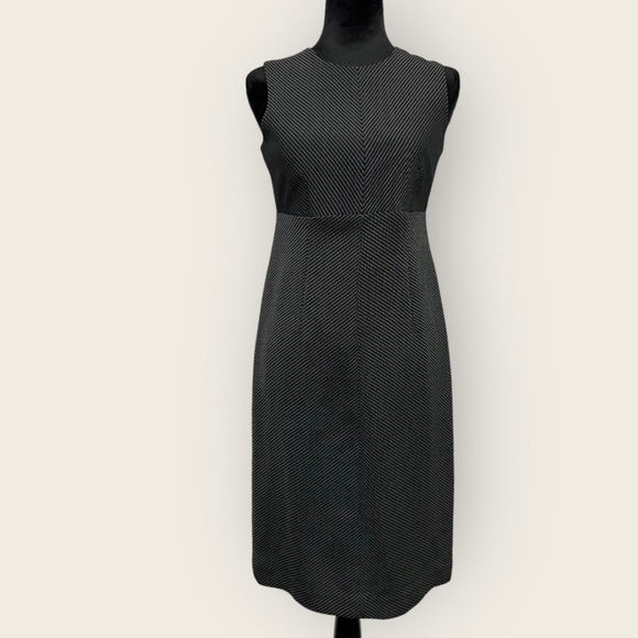 Ann Taylor Loft Black A Line Fluted Flounced Dress Size 0 Career Cocktail - Picture 5 of 7